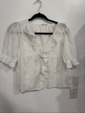 GAP White Ruffle V-Neck Button Blouse